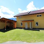 Dağ evi Luxurious In Koetschach-mauthen Near Area Kotschach-Mauthen